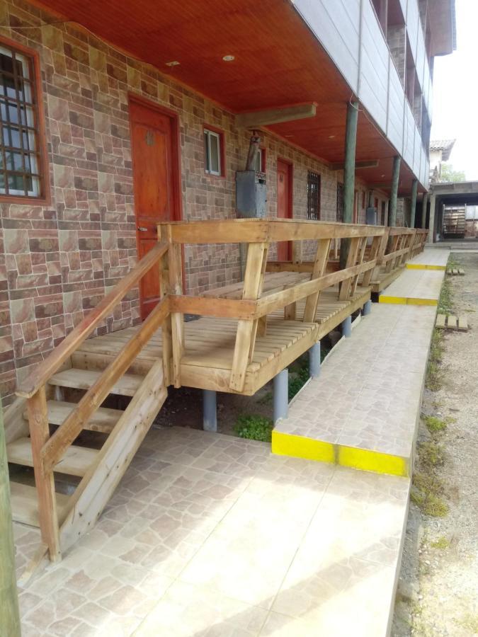 Habitaciones Y Apartamentos El Caleuche El Tabo Esterno foto